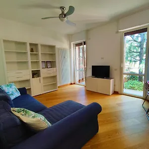 Hub 21052 Milan,lakes,mxp,a8,train Station Busto Arsizio